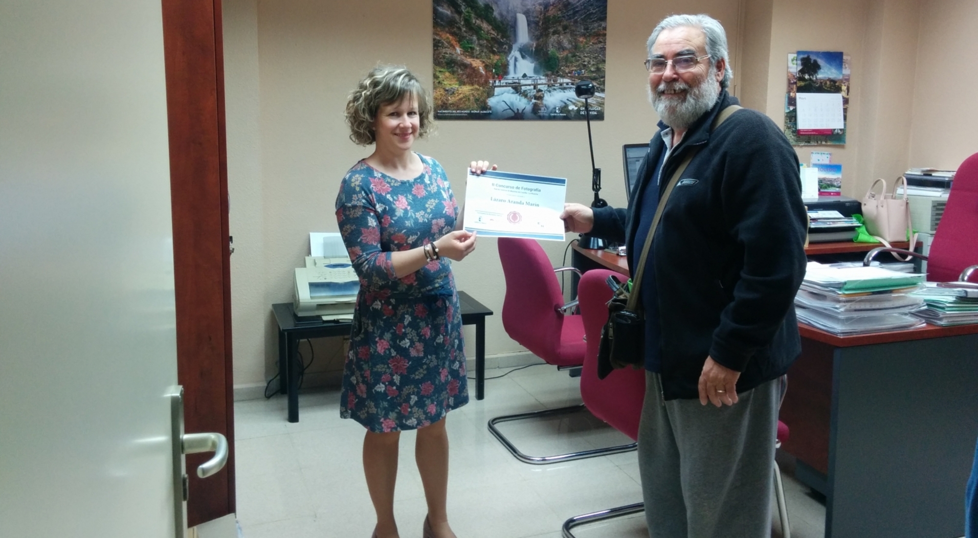 ENTREGA DIPLOMA A LÁZARO ARANDA MARÍN