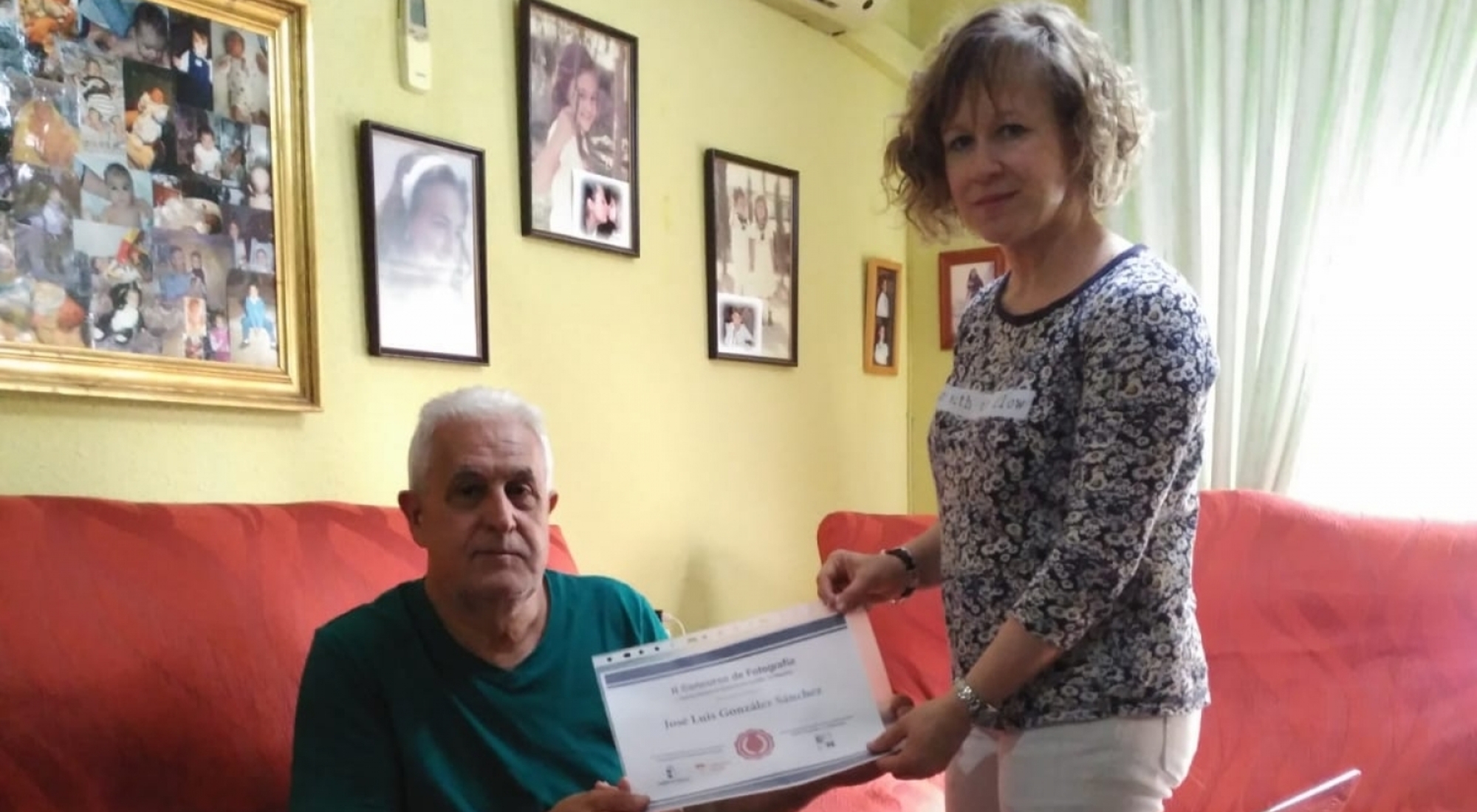 ENTREGA DIPLOMA A JOSE LUIS GONZÁLEZ SÁNCHEZ